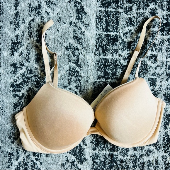 Calvin Klein Push-Up Underwire Plunge Bra Size 34C - Picture 4 of 6